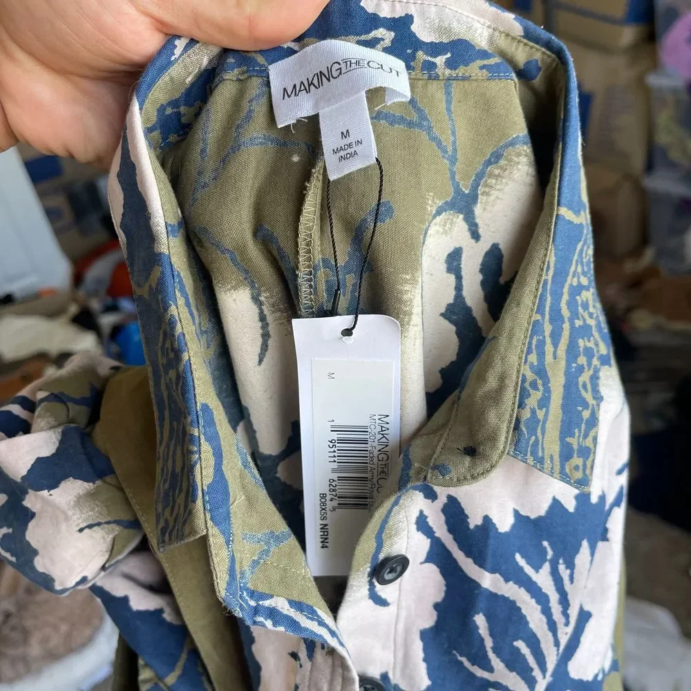 Making the Cut Puff Sleeve‎ Dress - Picture 4 of 10